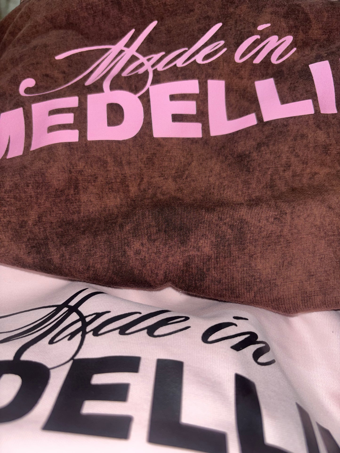 Made in Medellín Pink T-Shirt (Algodón)