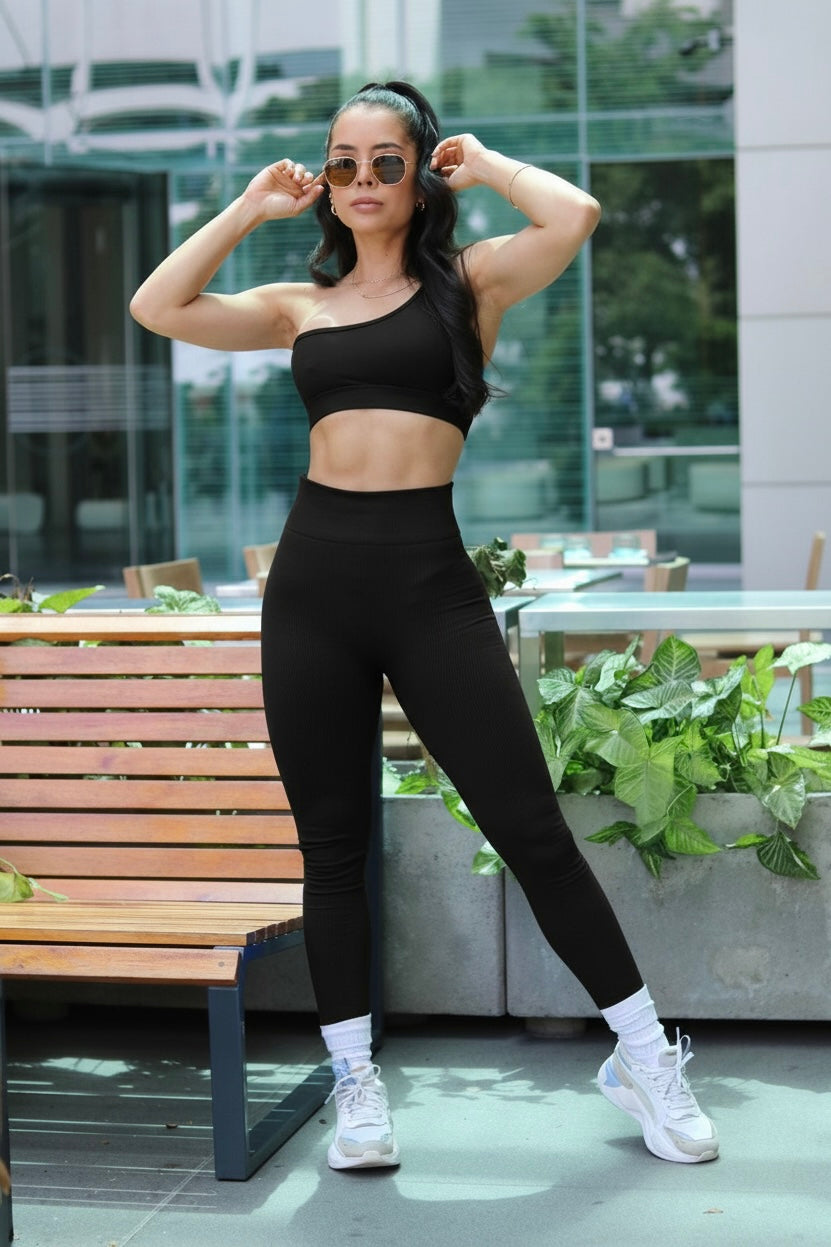 Top One Shoulder Matte Black